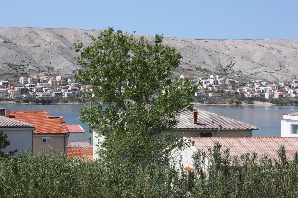 Apartments Miki Pag Town Buitenkant foto